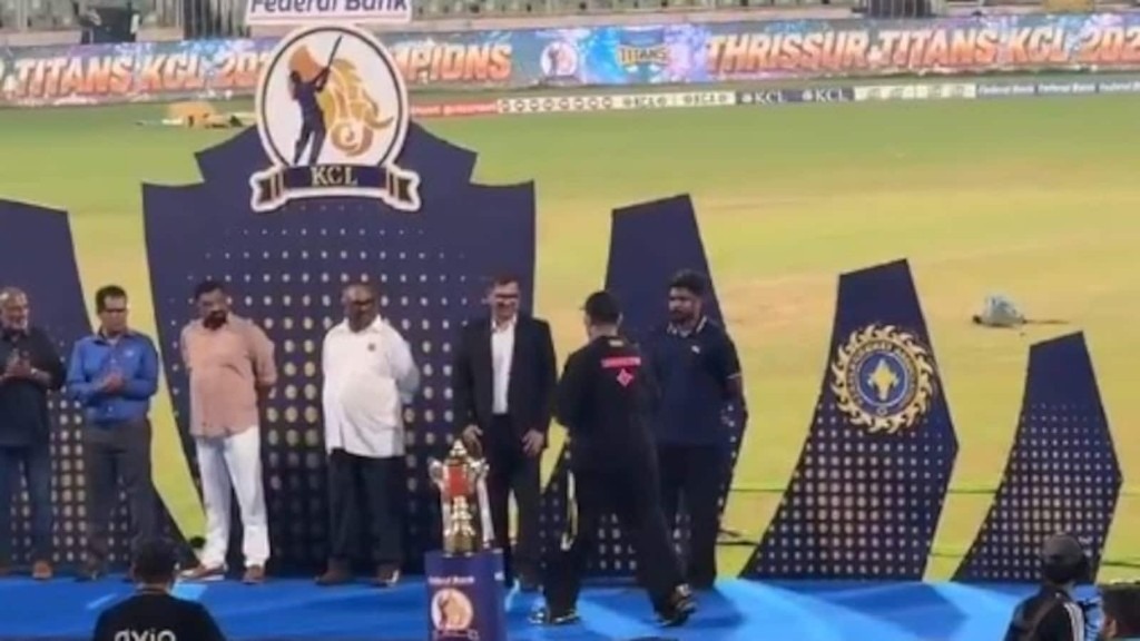 “எல்லாருக்கும் கை கொடுத்தாரு”… ஆனா சஞ்சு சாம்சனை மட்டும் கண்டுக்கல… ஸ்ரீ சாந்த்-சஞ்சு இடையே பனிப்போரா…? வெளிச்சம் போட்டு காட்டிய சம்பவம்… வைரலாகும் அதிர்ச்சி வீடியோ..!