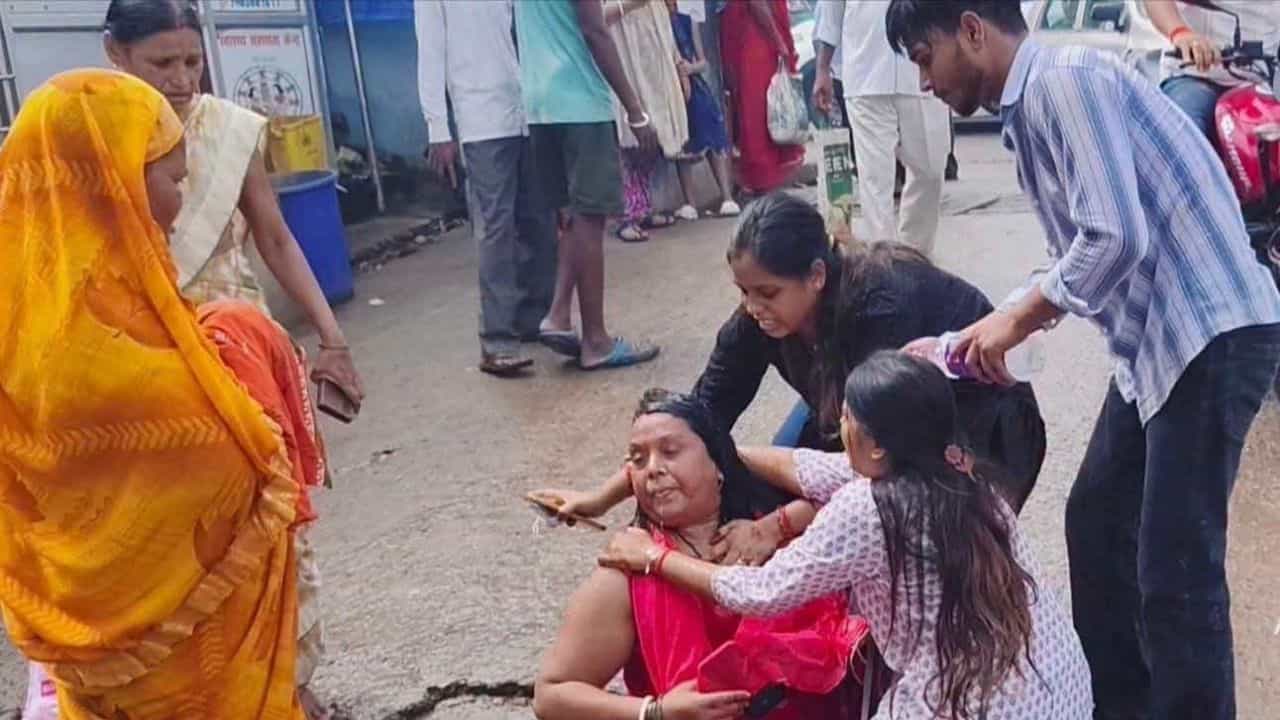 “அடக்கடவுளே! பைக் காரில் பட்டது ஒரு குத்தமா….?” 30 பேர் கொண்ட கும்பல் நடத்திய கொடூர துப்பாக்கிச்சூடு…. 22 வயது வாலிபர் பலியான பீதி பின்னணி….!!
