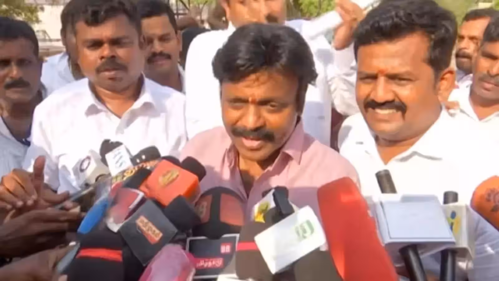 “இடைத்தேர்தலை அறிவிங்க இல்லனா எம்.எல்.ஏவா விடுங்க!”.. அம்பாசமுத்திரம் தொகுதி விவகாரத்தில் தீவிரம் காட்டும் இசக்கி சுப்பையா…!!!