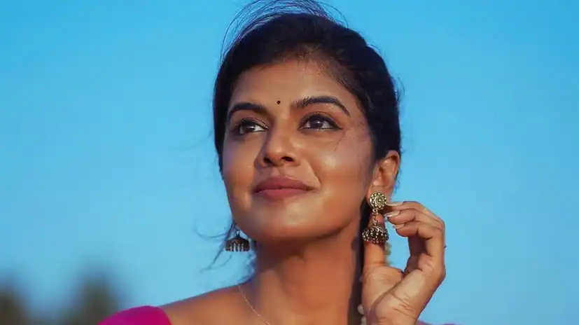 “சென்னையில் இருந்து ஓடியதற்கான காரணமே அவர் தான்!”.. பிரபல இசையமைப்பாளரைக் கடுமையாக விமர்சித்த இளம் பாடகி… வெளியான திடுக்கிடும் ரகசியங்கள்..!!