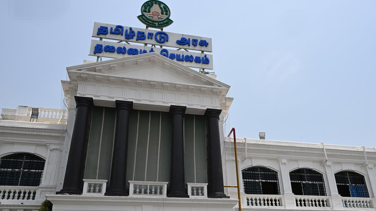 “பெண் அரசு ஊழியர்களுக்கு ஜாக்பாட்….!” 3வது குழந்தைக்கும் முழு சம்பளத்துடன் 1 வருஷம் லீவா….? தமிழக அரசின் அதிரடி அரசாணை….!!