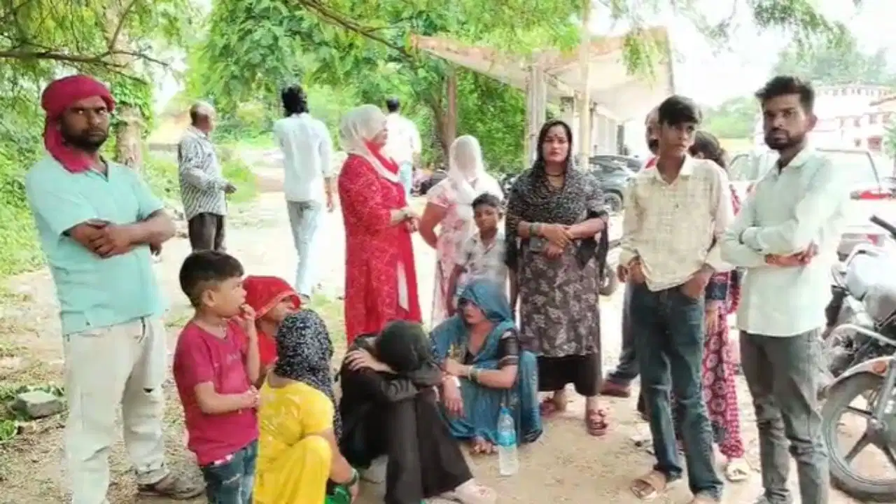 நள்ளிரவு 1:30 மணி… “தங்கச்சி கிட்ட அதை வாங்கிட்டு ராத்திரியோடு ராத்திரியா கிளம்பிய கணவன்”… பூட்டப்பட்ட படுக்கையறை… பயத்தில் நடுங்க அண்ணன் வந்து திறந்த கதவு… அந்தக் காட்சியை கண்டு நொறுங்கிட்டாங்க..!